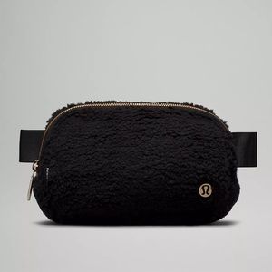 Lululemon Fleece Everywhere Bag 1L